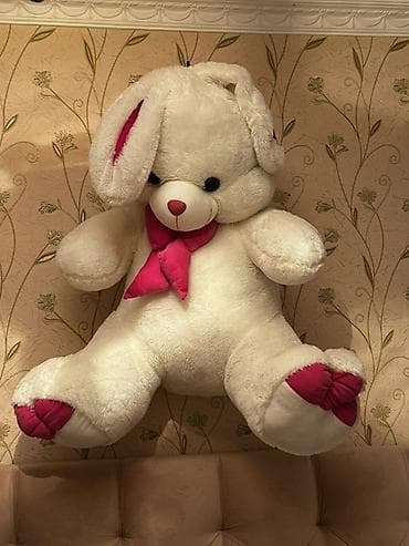 Nəhəng plyuş dovşan oyuncağı. 100 cm - Rəng: krem-ağ gövdə, tünd