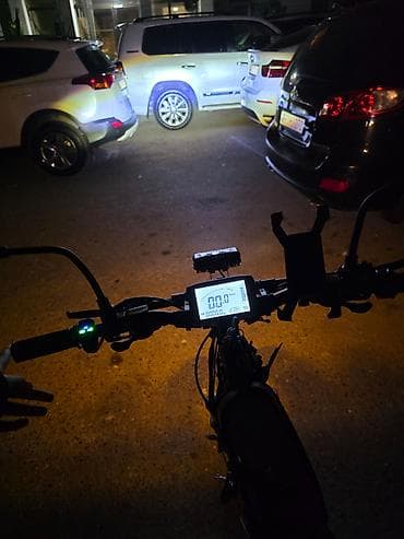 mini velosiped: İşlənmiş Elektrik velosipedi 29", sürətlərin sayı: 27, 750 < Vt, Ünvandan götürmə — 8