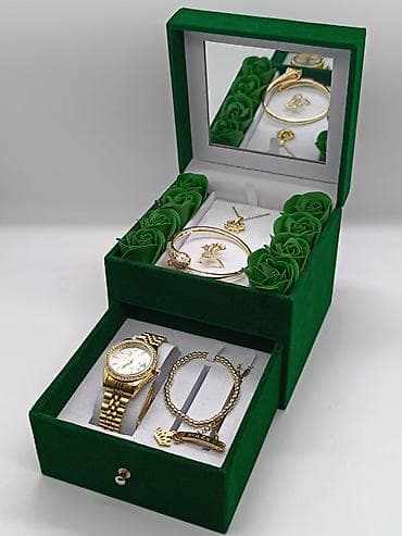 Dəbilqələr: *🔥8 Marta özəl hədiyyəlik saat dəsti* ▪️ Dubay Saat dəstləri ▪️3 — 1