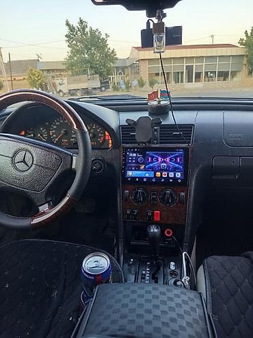 ford transit bufer: Mercedes-Benz C-Class: 2 l | 1995 il Sedan — 5