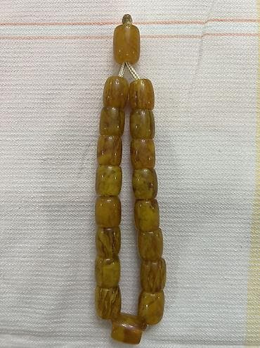 Salam.Çox Qədimi antik Şirə yag bal kəhraba satıram bilənlər bilir