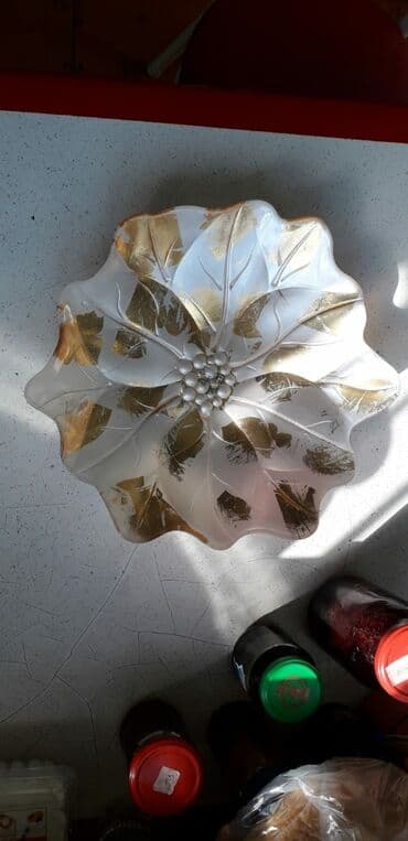 set qabları: Hədi̇yyəli̇k meyvə qabi. 
Təzədi̇r i̇şlənməyi̇b.
Karopkasi da var — 3