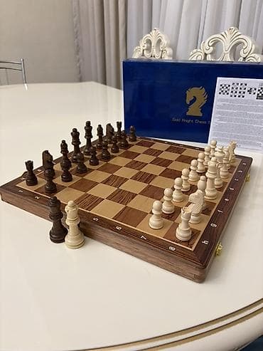 İdman oyunları: Gold Knight Chess Set – taxta şahmat dəsti 39*39 am - Material — 3