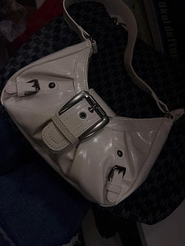 13azn alınıb 6azn satılır hec isdifade olunmayıb yenidi