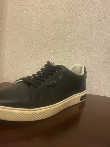 BALLY ayaqqabı çox keyfiyətli yaxşı vəzyətdədir çatdırılma var Ölçü 41 lalafo.az -da BALLY ayaqqabı çox keyfiyətli yaxşı vəzyətdədir çatdırılma var Ölçü 41