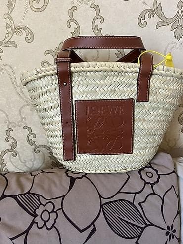 Şəxsi əşyalar: Loewe hasır çanta - Material: əl ilə hörülmüş təbii palma lifləri - — 1