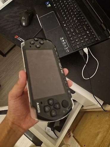 Psp 3000 Ekranın 2 yerində ölü piksel yığını var birdə arxa korpus lalafo.az -da Psp 3000 Ekranın 2 yerində ölü piksel yığını var birdə arxa korpus