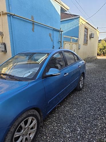prius qapi: Changan Alsvin V5: 1.5 l | 2013 il 204885 km Sedan — 3