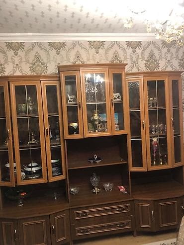 metbex mebelleri: Klassik üslubda böyük qonaq otağı divar sektsiyası (gorka). - — 1