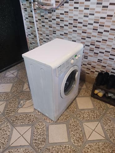 qapı bağlayan: Indesit ön yükləməli paltaryuyan maşın - Brend/model: Indesit — 3