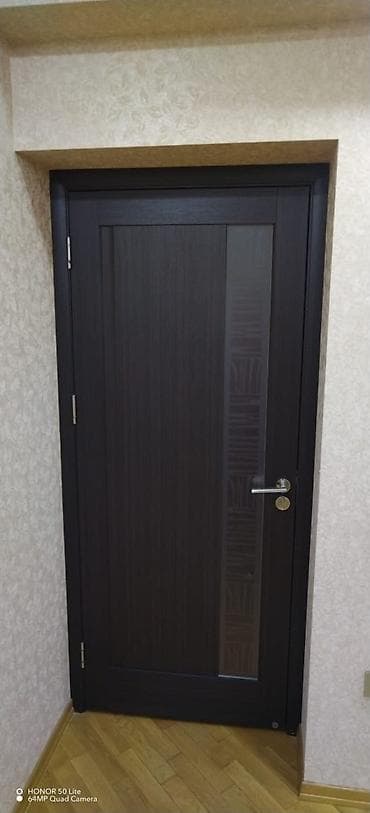 Məhəccərlər: Otaq qapisi 4 eded . 80x200 ölçüsü. qiy biri 90 man. unvan Qara — 1