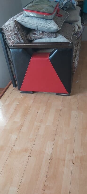 metbext divan: Di̇van-kravat, Açılan, Bazalı, Dəri, Çatdırılma yoxdur — 1