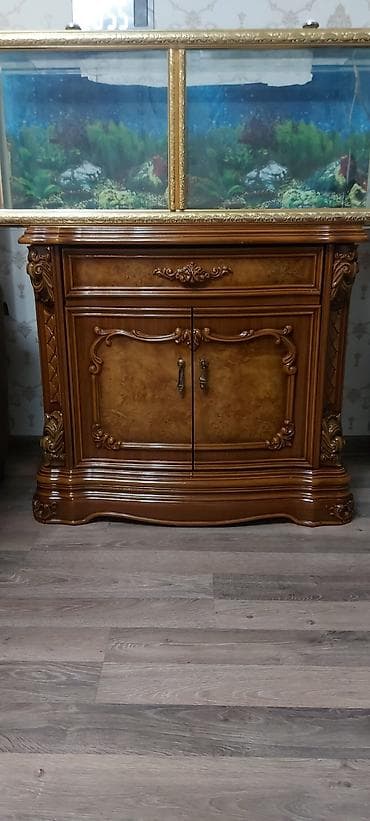 Klassik üslubda taxta bufet/komod - Material: keyfiyyətli massiv ağac