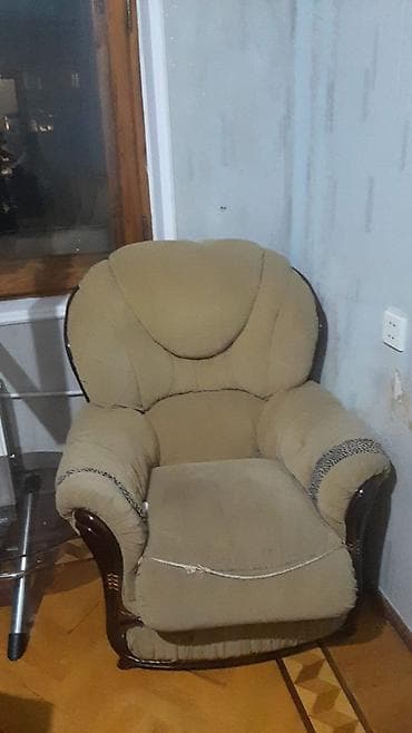 Di̇van-kravat, İşlənmiş, Açılan — 1