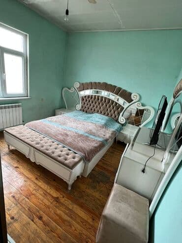 kirayə ev mingəçevir: Xətai rayonu Ag şəhərdə yerləşən ümumi sahəsi 120 kv,m olan,3 otaqlı — 10