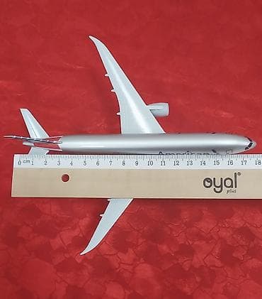 American Airlines təyyarə maketi – vitrin/masaüstü dekoru — 4