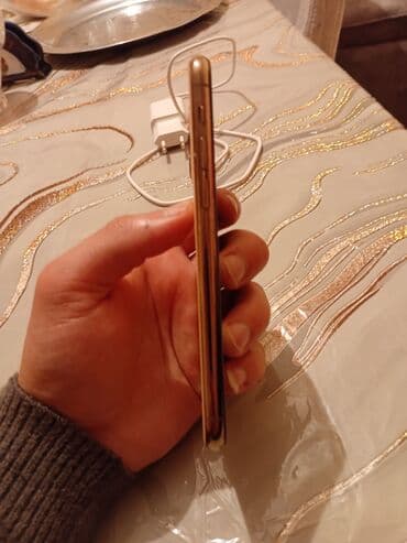 kalonka max: IPhone Xs Max, Qızılı, Face ID — 4