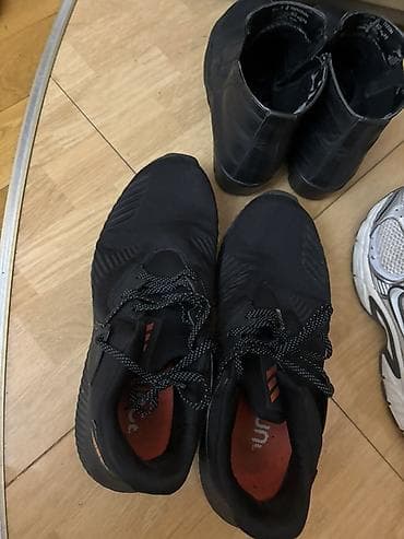 krosovka: Adidas kişi idman ayaqqabısı - Rəng: tam qara, narıncı Adidas loqolu — 1