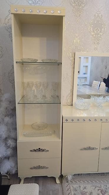 Divan və kreslo dəstləri: İşlənmiş, Klassik divan, Divan, Bazasız, Açılmayan — 6