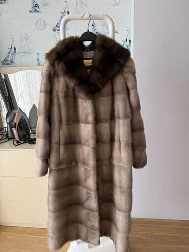 Zərif dizaynlı uzun xəz palto - Material: təbii mink (vizon) xəz -