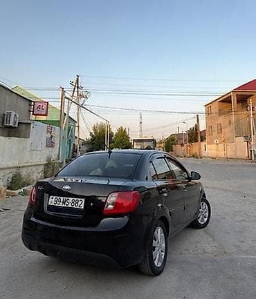 Nəqliyyat: Kia Rio: 1.4 l | 2011 il Sedan — 4
