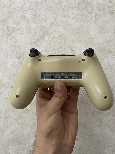 elden ring disk: Joystick orginaldır,sağ analoqunda sürüşmə var qalan bütün düymələr — 2