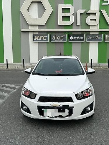 mercedes e 300: Chevrolet Aveo: 1.6 l | 2014 il 267752 km Sedan — 2