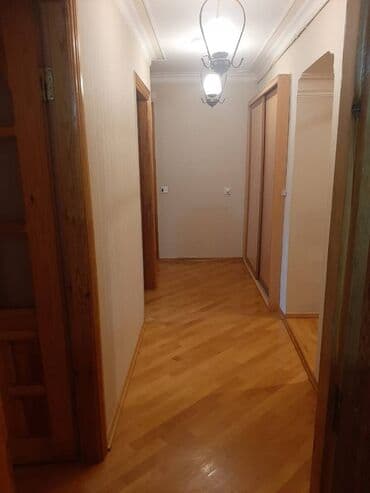 ist petrol tbilisi prospekti: Bakı, 3 otaqlı, Köhnə tikili, m. Memar Əcəmi, 68 kv. m — 2