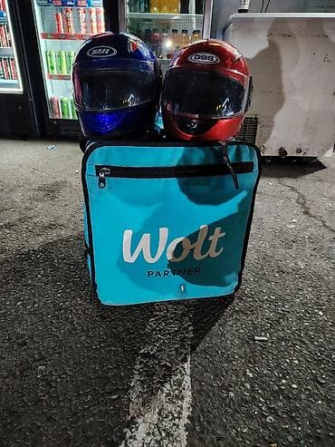 Wolt çantası + 2 ədəd motosiklet üçün kaska dəsti Məhsulun tərkibi: -