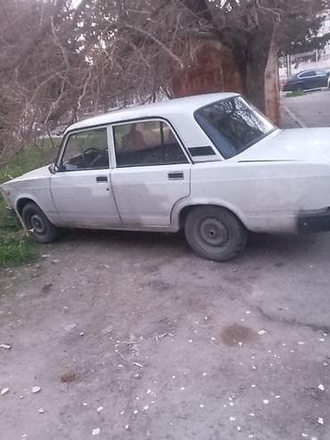 vaz 07 şiti: VAZ 2107 sedan - Kuzov: ağ rəng, 4 qapı, klassik “yeddi” gövdə — 6