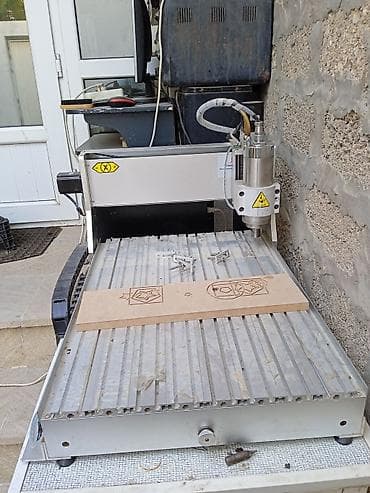 Alüminium korpuslu stolüstü CNC frezə (router) - İş sahəsi: təqribən