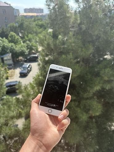 irshad electronics gence: IPhone 8 Plus, Qızılı, Qırıq — 1