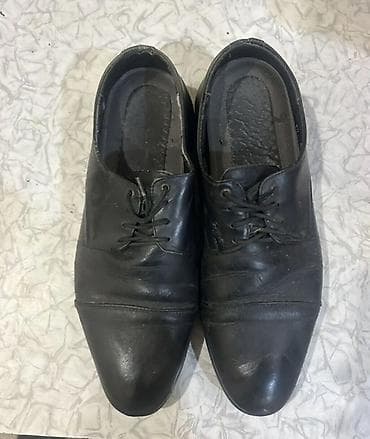 Klassik kişi dəri ayaqqabısı - Rəng: qara - Stil: bağcıqlı, kap-toe