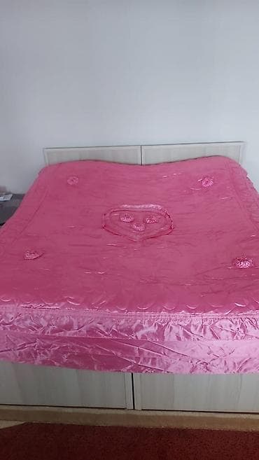 Ev saatları: Yataq üçün Yeni rəng - Çəhrayı Yataq örtüyü — 1