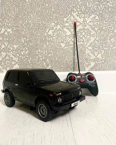 sleepy 4 nomre qiymeti: ● Oyuncaq Maşin Niva ● Zariyatqa ile işleyir ● Pultla idare olunur ● — 7