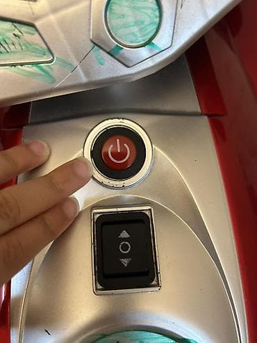 volta vs 1: Uşaq üçün elektrikli üçtəkərli motosiklet - Rəng: metalik qırmızı — 3
