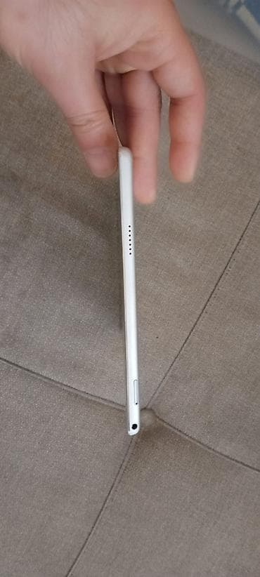 samsung galaxy s8 ekran: Planşet çox az işlənib, ideal vəziyyətdədir. Cızığı, zədəsi yoxdur — 5