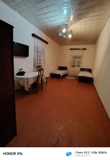 Qonaq evi / kirayə otaq - Geniş otaq: iki ayrı tək çarpayı, pərdəli lalafo.az -da Qonaq evi / kirayə otaq - Geniş otaq: iki ayrı tək çarpayı, pərdəli