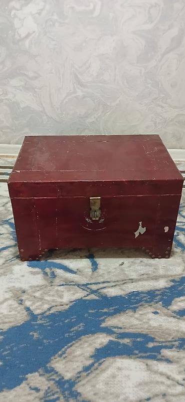 Metall sandıq/çəkmə qutusu - Material: metal gövdə, daxili isə ağac — 1