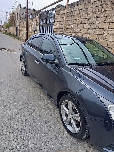 24 maşın: Chevrolet Cruze: 1.4 l | 2015 il 260000 km Sedan — 5