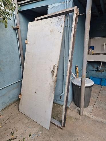 plastik suse: Metal qapı və qutu (kərkük) - Material: tammetaldan hazırlanmış qapı — 1