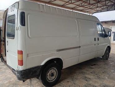 Ağ rəngli iri həcmli yük mikroavtobusu - Uzadılmış kuzov və hündür