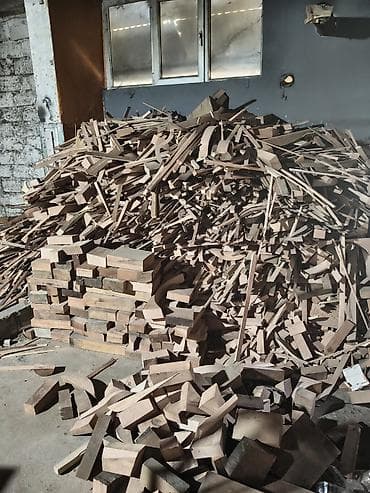 bez parca: Ağac yonqarı və taxta qırıntıları Təsvir: - Dülgər emalatxanasından — 5