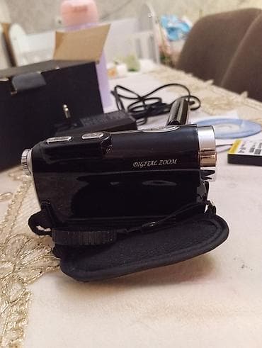 Sony rəqəmsal videokamera Xüsusiyyətlər: - 16 MP foto çəkmə imkanı - — 2