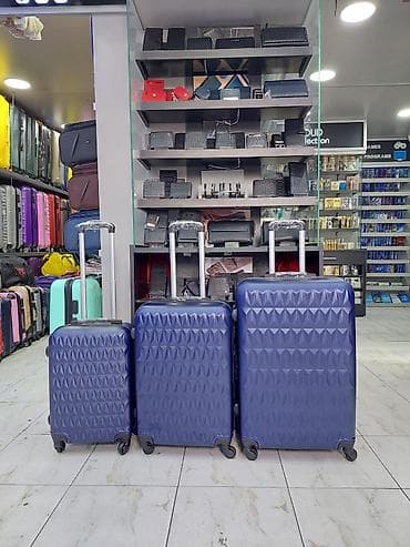 Səyahət çemodan dəsti – 3 ölçü - Rəng: tünd mavi - Korpus: sərt