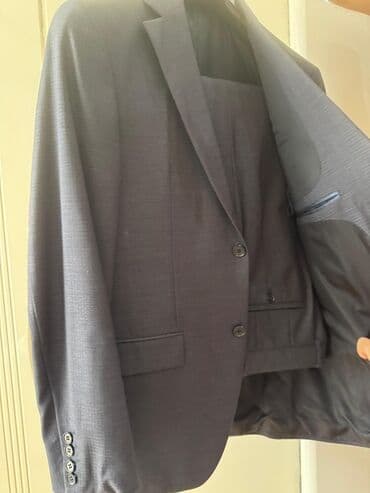 göy rəngli kişi cemperləri: Zingal Riche brendindən tünd göy rəngli kişi kostyumu. Kostyum iki — 3