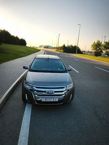 e 3 2: Ford Edge: 3.5 l | 2013 il 232650 km Ofrouder/SUV — 3