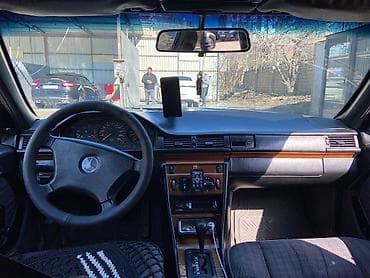 lider disk: Mercedes-Benz W124 sedan - Kuzov: 4 qapılı sedan, mavi rəng - — 3