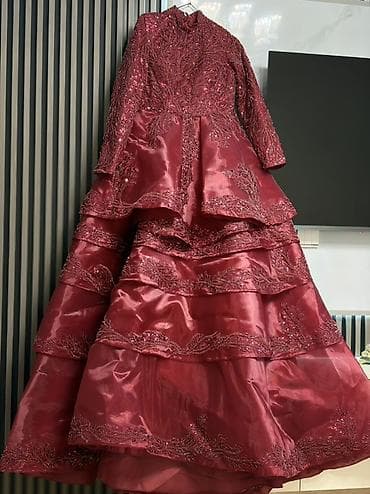 mirvari muncuq: Xüsusi dizayn bordo rəngli gəlinlik - Model: Yüksək boğazlı — 1