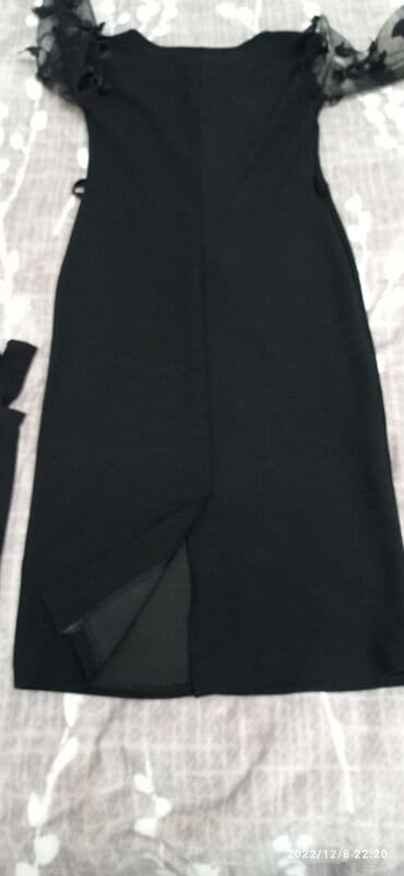 sade donlar: 1 dəfə geyinilib. Heç bir yerində deffekti yoxdur. Arxasında çox kiçik — 4